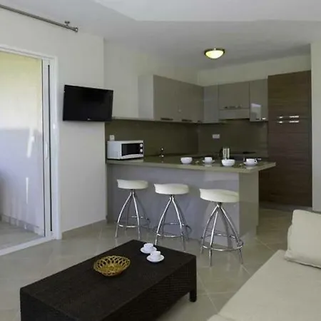 Porto-vecchio Sleeps 4 Pool Air Con Wifi Holiday home